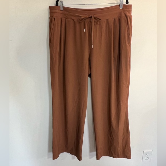 Calia Truelight Pleated Wide Leg Pants - Picture 2 of 11